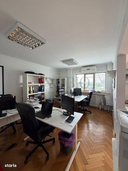 Apartament cu 3 camere în Calea Victoriei