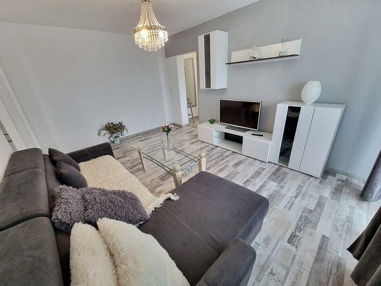 Apartament cu 2 camere semidecomandat în Cantemir