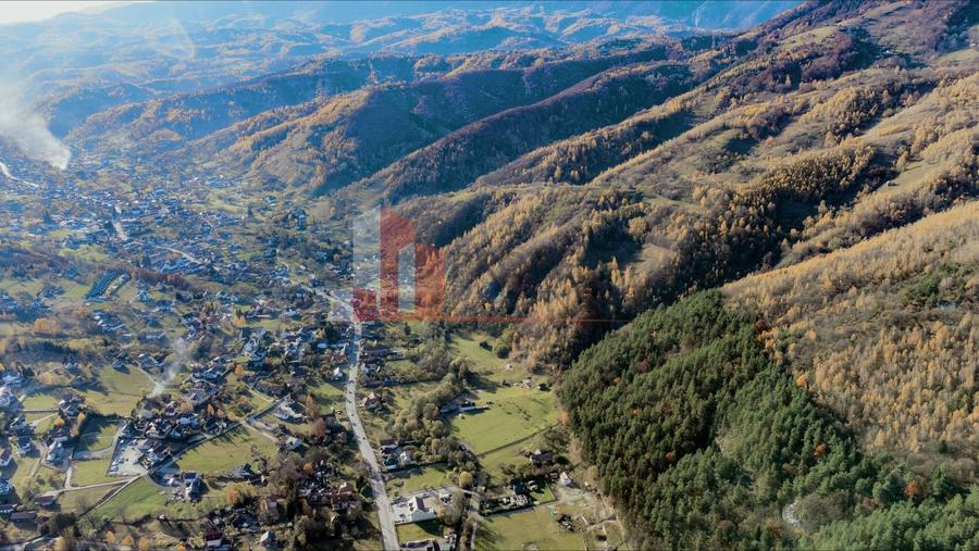 Teren Construcții intravilan de 1200 mp, în Moieciu