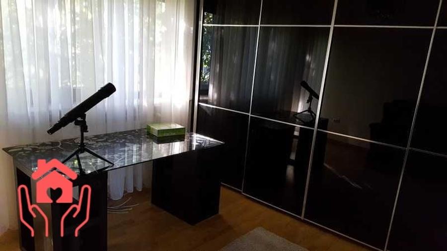Apartament cu 4 camere semidecomandat, mobilat în Domenii