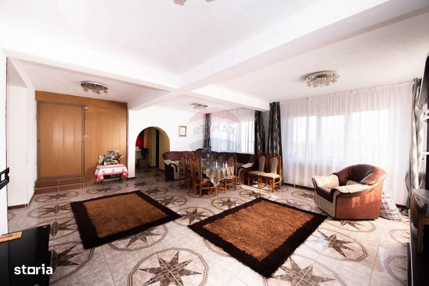 Casă cu 4 camere în Central