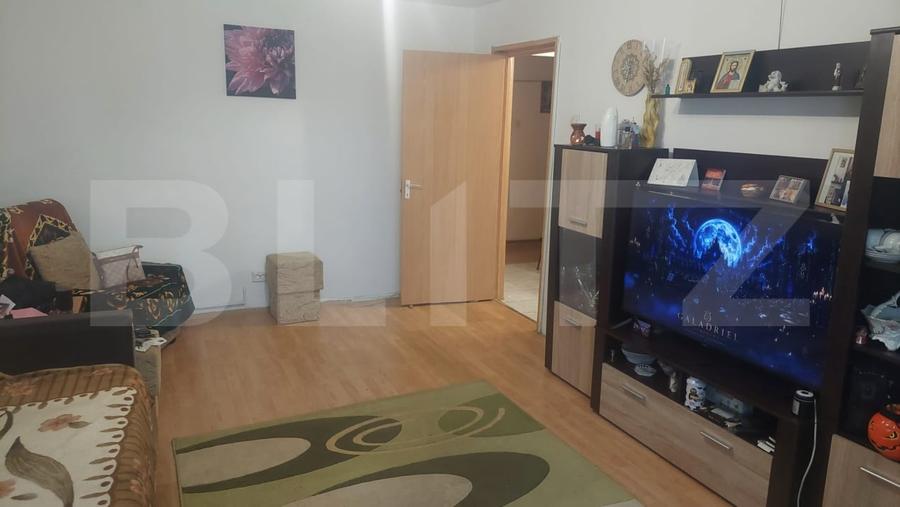 Apartament cu 4 camere decomandat, mobilat în Lipovei