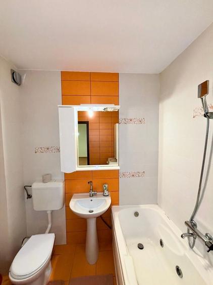 Apartament cu 2 camere semidecomandat, mobilat în Giroc