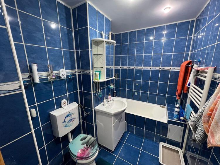 Apartament cu 4 camere decomandat în Central