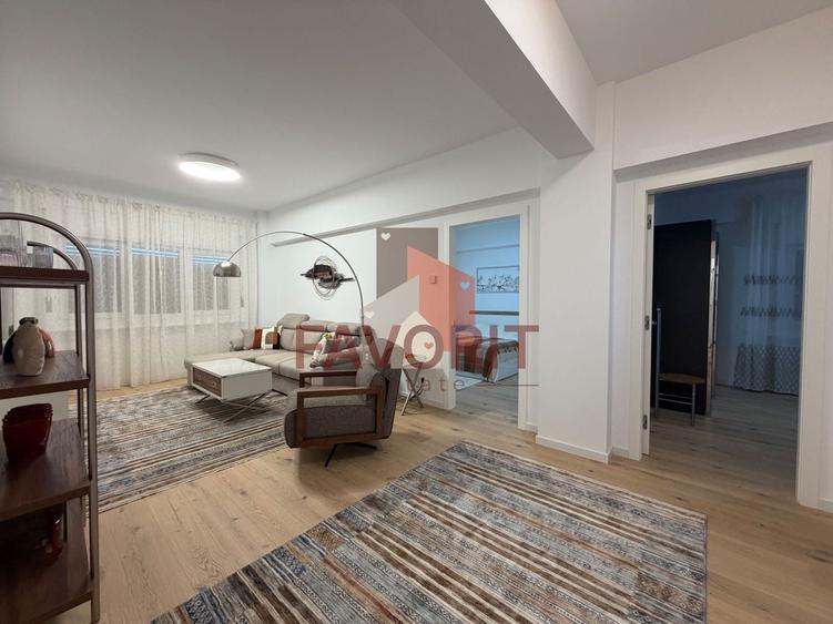 Apartament cu 4 camere decomandat, mobilat în Central