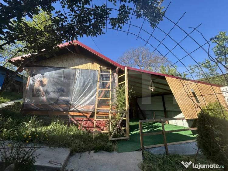 Casă cu 3 camere cu Teren 1400 Mp în Central