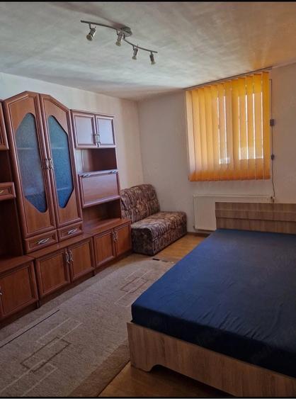 Apartament cu 3 camere decomandat în Lazaret