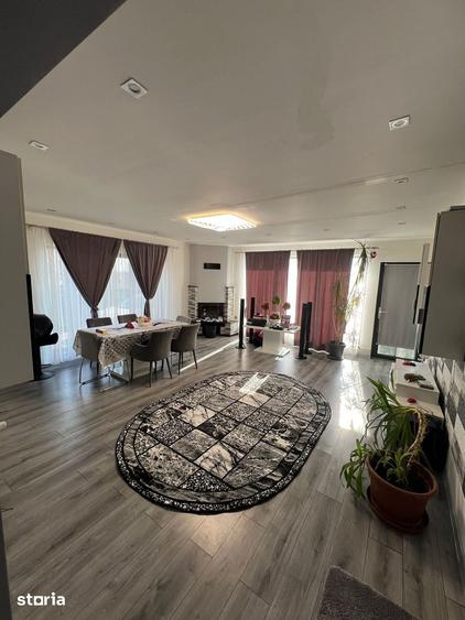 Casă cu 4 camere cu Teren 544 Mp în Vetiș