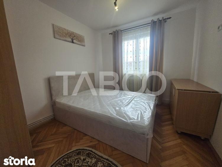 Apartament cu 3 camere semidecomandat, mobilat în Mihai Viteazul