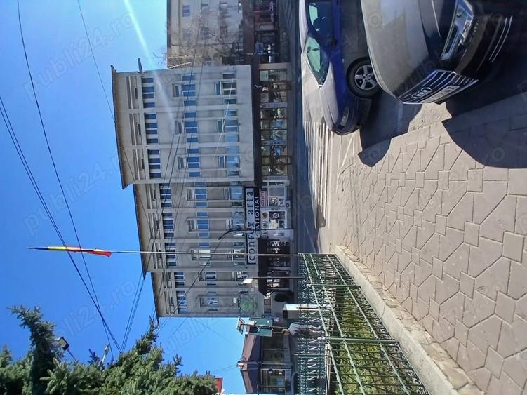 Spațiu comercial, de 1,800 mp, în Târgu Neamț