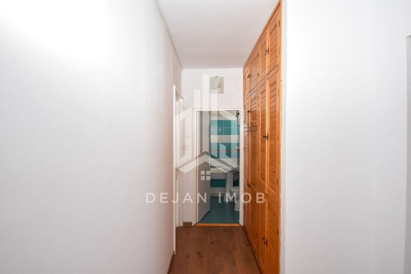 Apartament cu 3 camere decomandat în Simeria