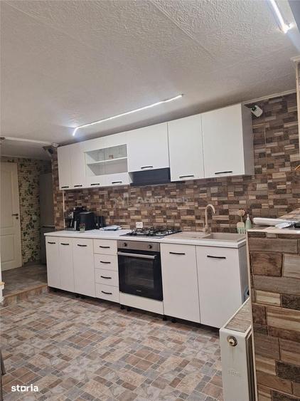 Casă cu 4 camere în Comana