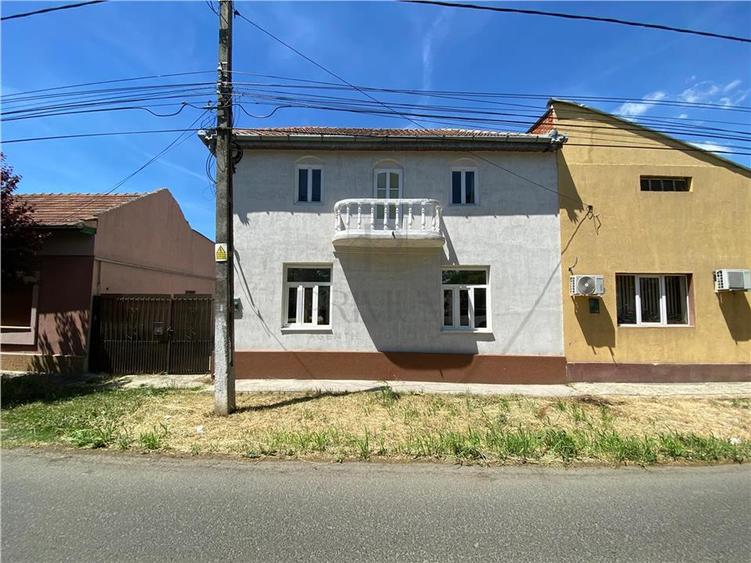 Casă individuală cu 7 camere cu Canalizare în Braytim