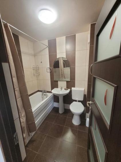 Apartament cu 3 camere decomandat, mobilat în Gării