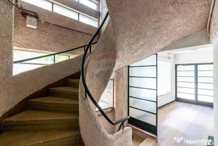 Apartament cu 4 camere decomandat în Primăverii