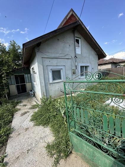 Casă cu 3 camere în Crivăț