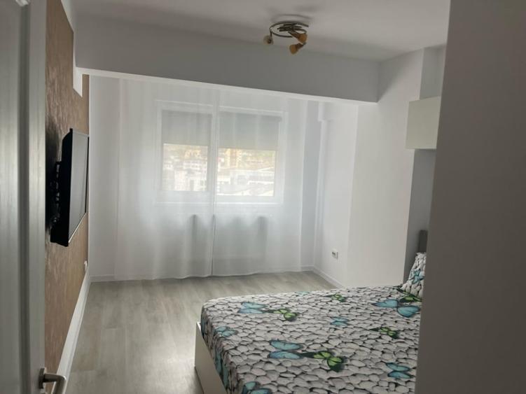 Apartament cu 3 camere decomandat în Păcurari