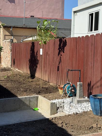 Casă cu 2 camere cu Teren 200 Mp în Jiului