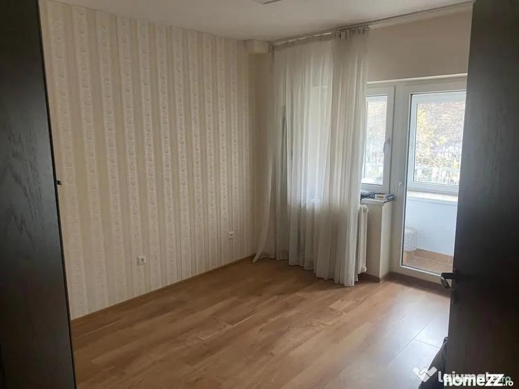 Apartament cu 4 camere decomandat în Unirii