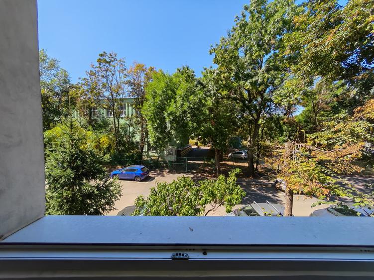 Apartament cu 3 camere decomandat în Brâncoveanu