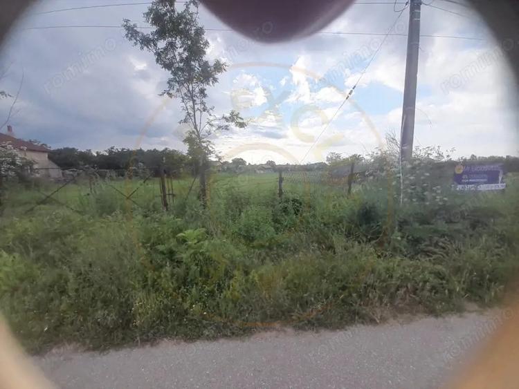 Teren de 3665 mp, în Central