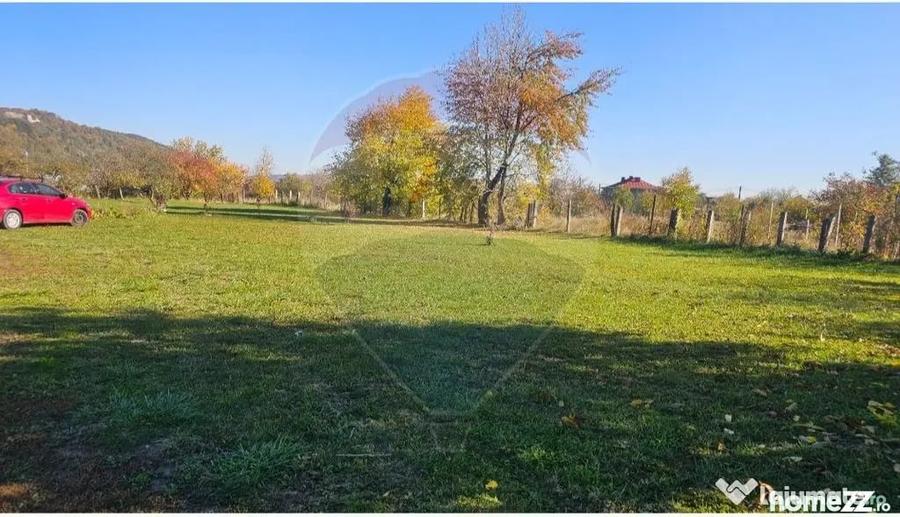 Casă cu 5 camere cu Teren 4242 Mp în Lunca (Vânători-Neamț)