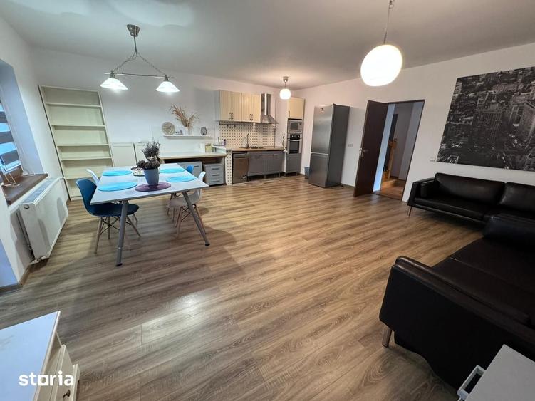 Casă cu 5 camere cu Teren 147 Mp în Ceangăi