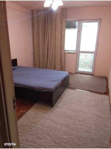Apartament cu 3 camere în Calea București