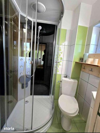 Casă cu 5 camere cu Teren 320 Mp în Vlădești