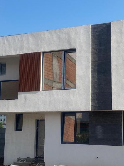 Duplex cu 4 camere cu Canalizare în Chiajna