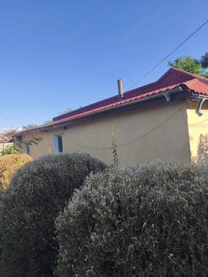 Casă cu 6 camere cu Teren 3261 Mp în Crunți