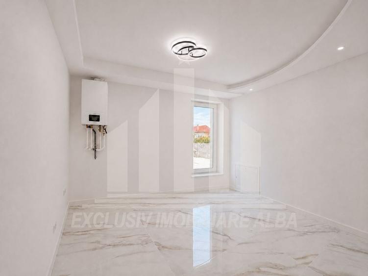 Apartament cu 2 camere semidecomandat, mobilat în Lipoveni