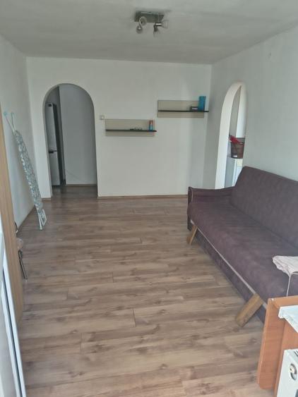 Apartament cu 2 camere semidecomandat în Dobroești