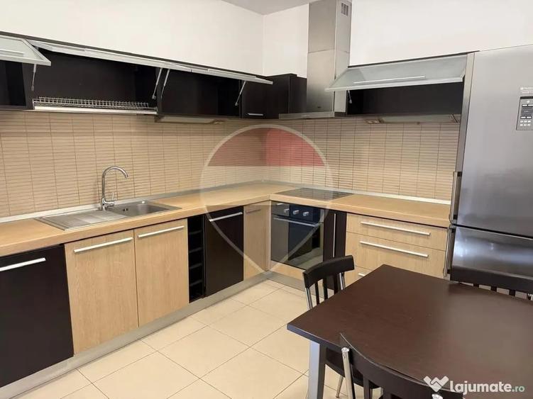 Apartament cu 3 camere semidecomandat în Primăverii