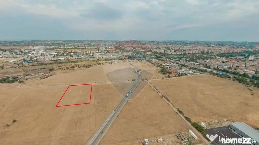 Teren de 7000 mp, în Iosia