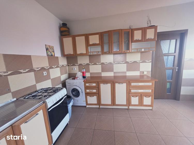 Inchiriez 2 camere str Lunga zona Complex Bartolomeu - 4