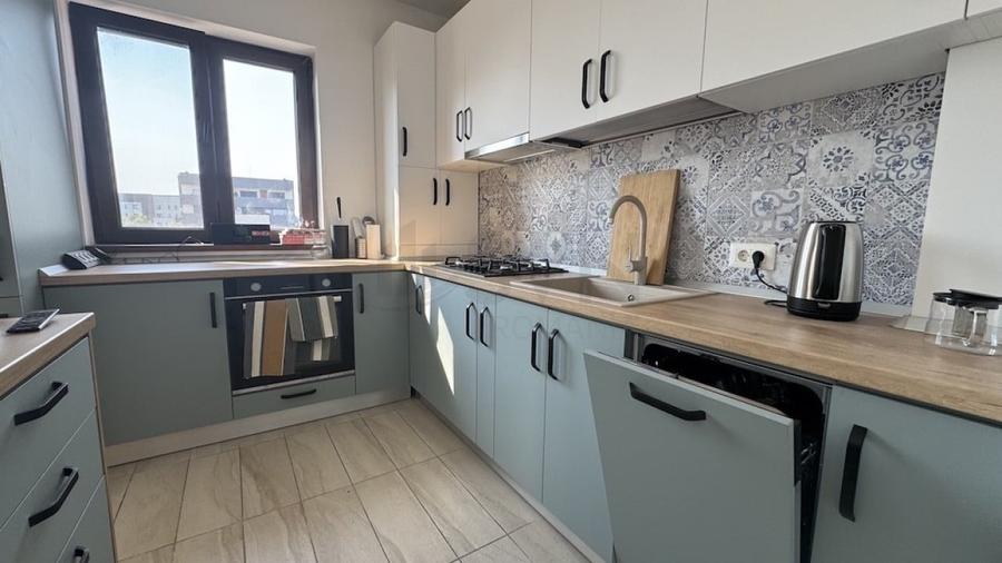 Apartament cu 3 camere decomandat, mobilat în Sisești