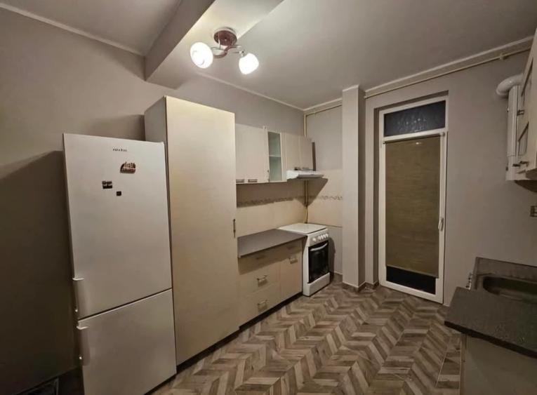 Apartament cu 2 camere semidecomandat în Sopor