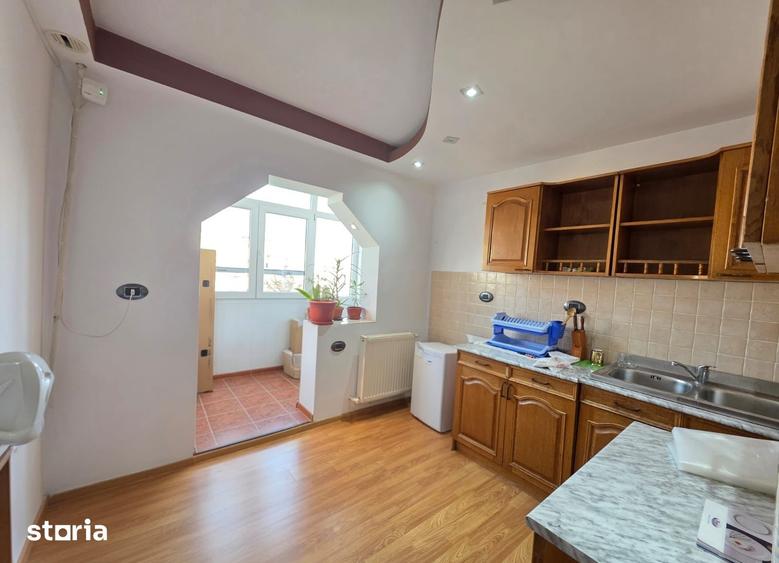 Apartament cu 2 camere decomandat în Central