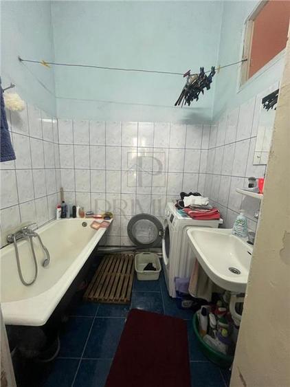 Apartament cu 3 camere circular în P-ța Unirii