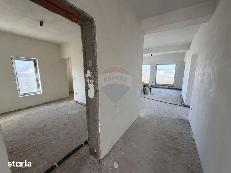 Casă cu 4 camere cu Teren 470 Mp în Câmpineanca
