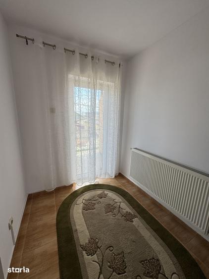 Apartament cu 3 camere în Cetate