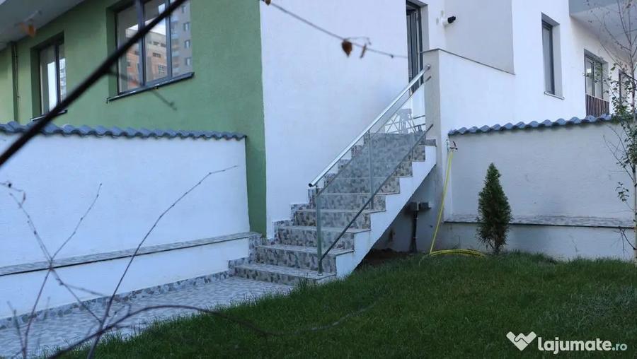 Apartament cu 3 camere semidecomandat în Central