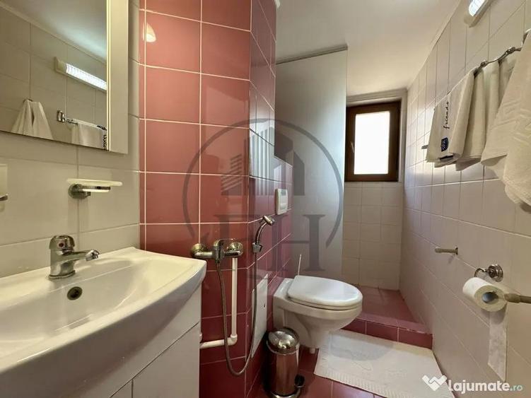 Casă cu 13 camere cu Teren 300 Mp în Sud