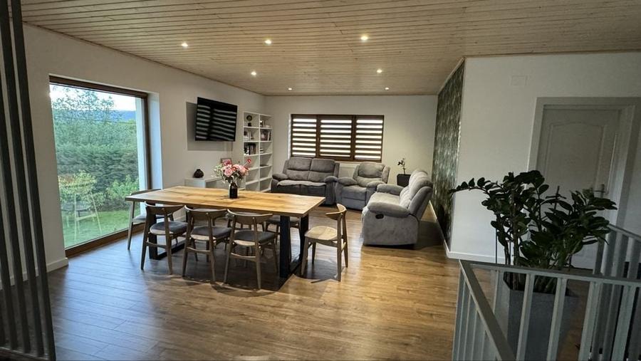 Casă cu 4 camere cu Teren 1591 Mp în Ciugud