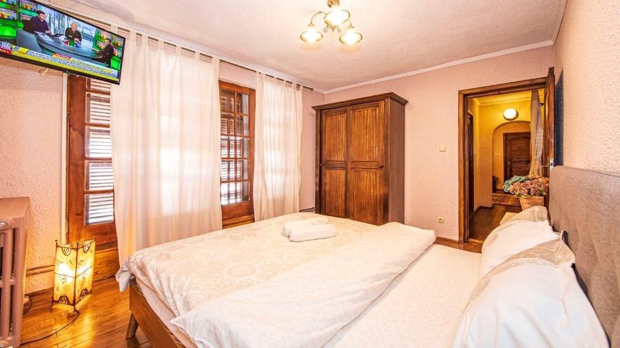Casă individuală cu 8 camere cu Piscina în Ghermănești