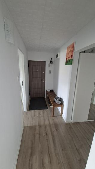 Apartament cu 3 camere decomandat în Miorița