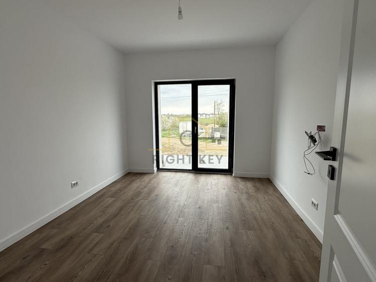 Casă individuală cu 4 camere cu Canalizare în Ciorogârla