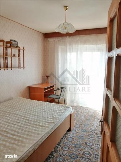 Apartament cu 4 camere decomandat, mobilat în Gară