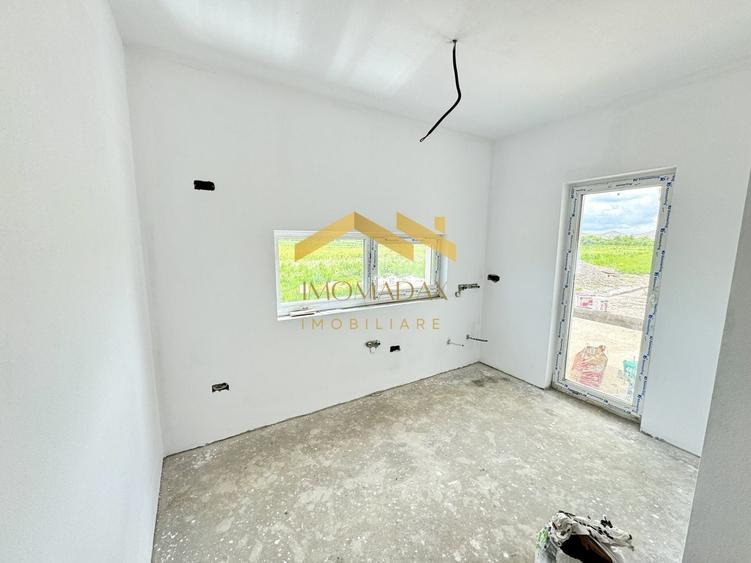 Duplex cu 3 camere cu Canalizare în Bucovăț (Remetea Mare)